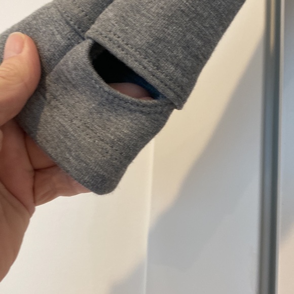 🥰NIKE TECH grey side zipper w/ hood. Size M - Picture 2 of 9